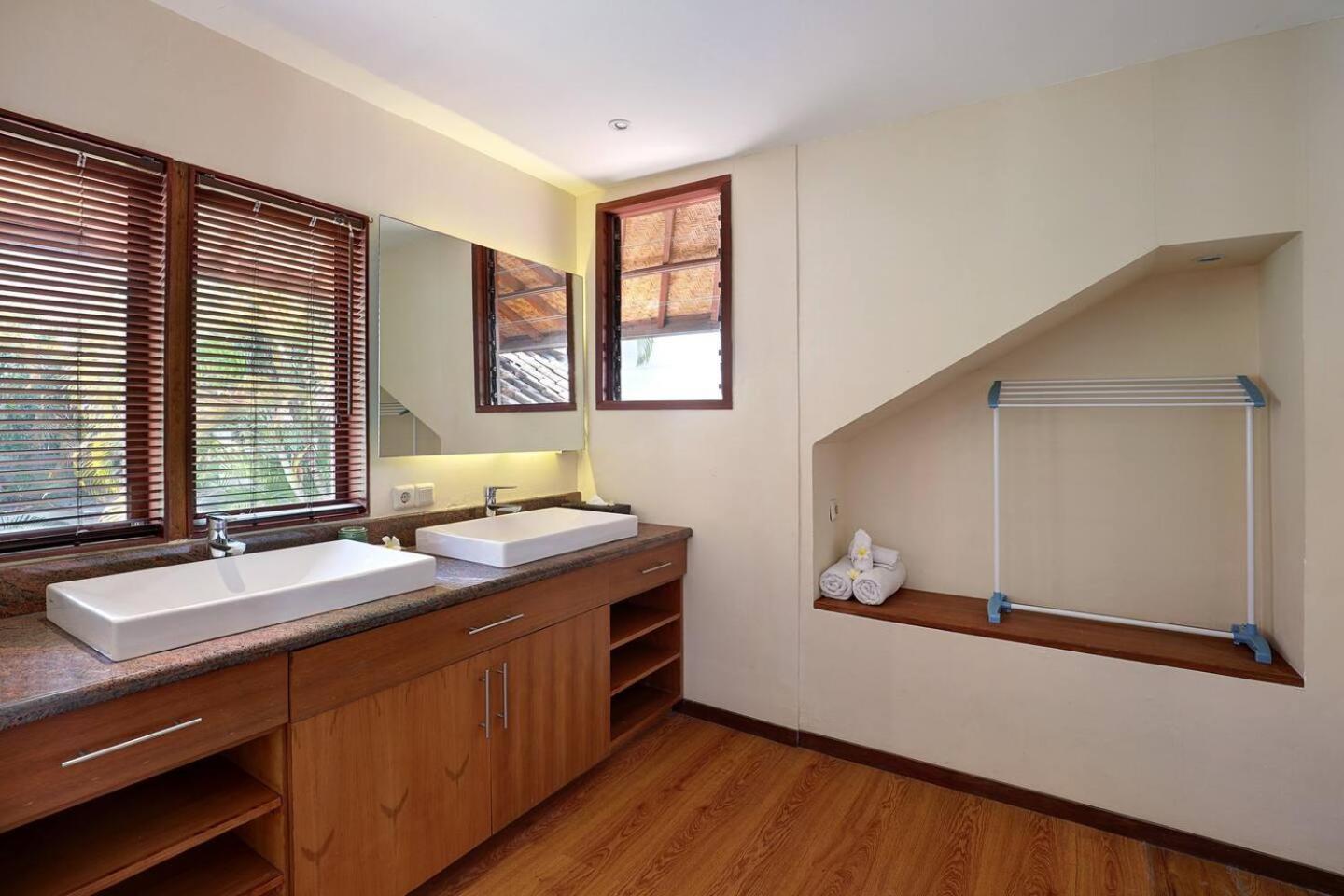 Super Value 4 Bedroom, Walk To Bintang Supermarket Seminyak Kültér fotó