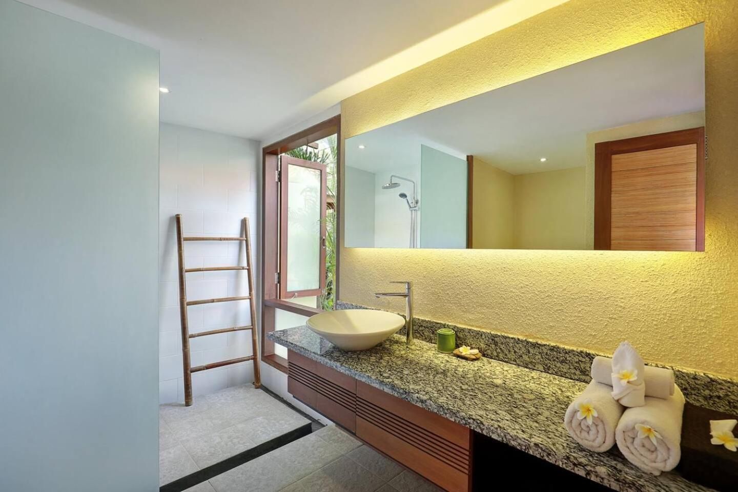 Super Value 4 Bedroom, Walk To Bintang Supermarket Seminyak Kültér fotó