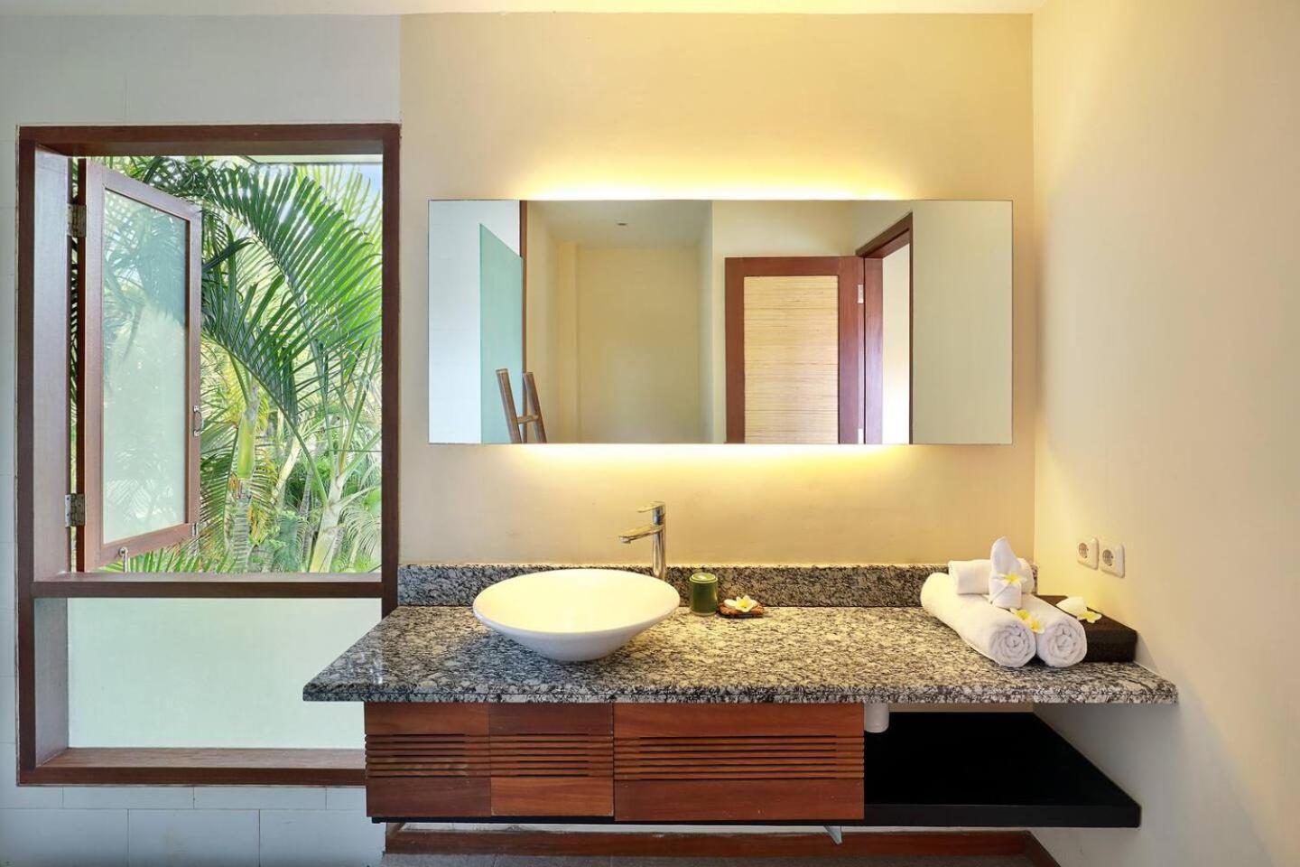 Super Value 4 Bedroom, Walk To Bintang Supermarket Seminyak Kültér fotó